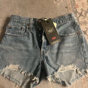 Levi’s 501 Short High Rise Jean Shorts NEW WITH TAGS SIZE 26 light wash
